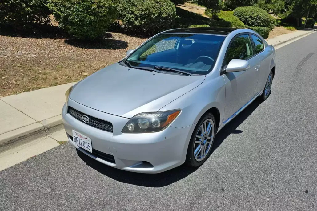 2010 Scion tC photo 1