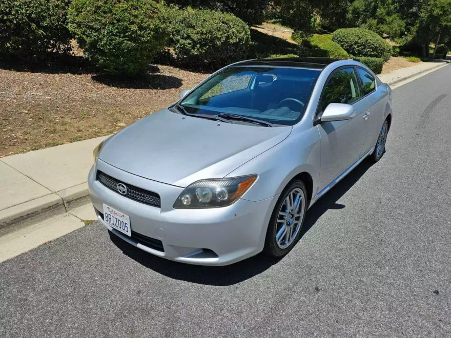 2010 Scion tC photo 1