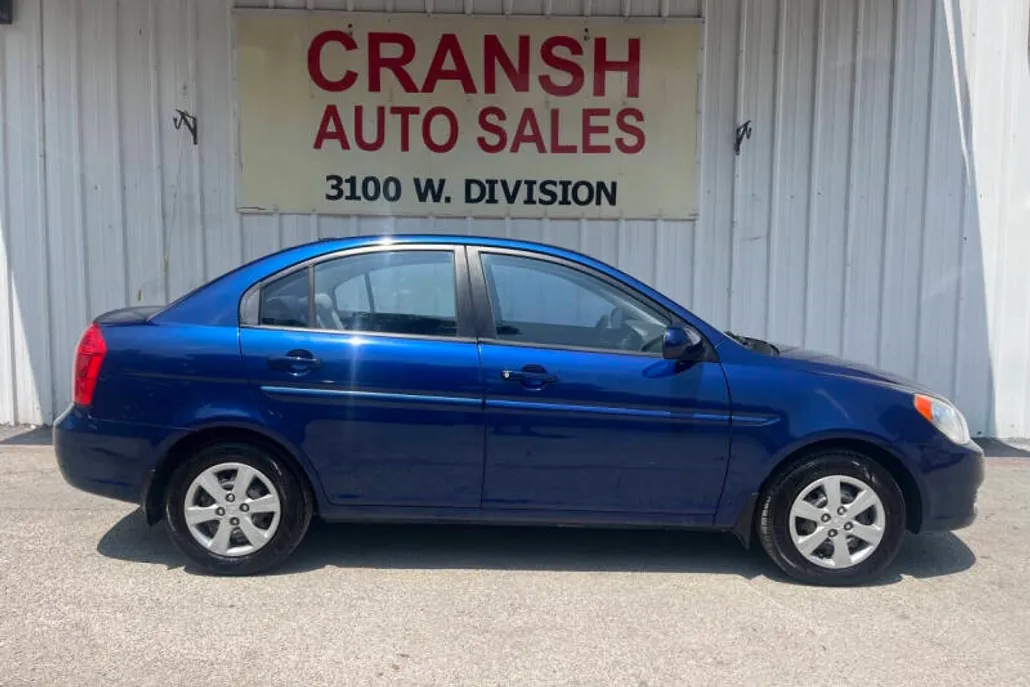 2011 Hyundai Accent GLS photo 1