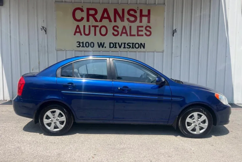 2011 Hyundai Accent GLS photo 1