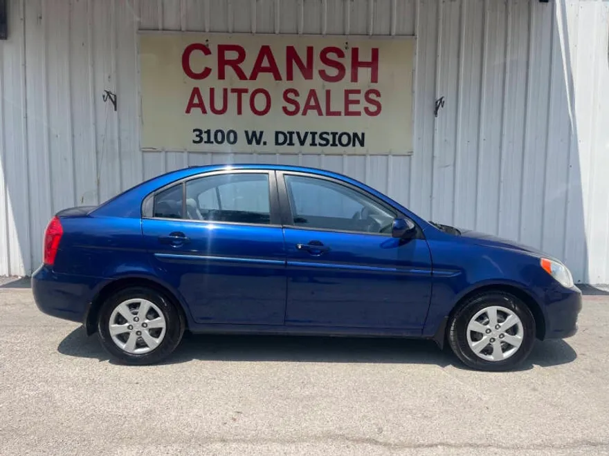 2011 Hyundai Accent GLS photo 1