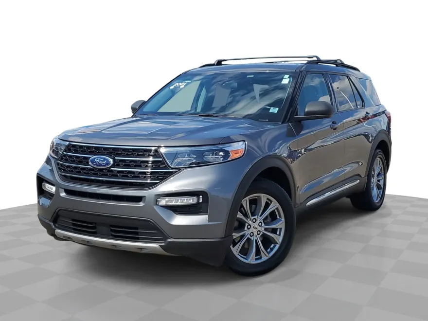 2021 Ford Explorer XLT photo 1