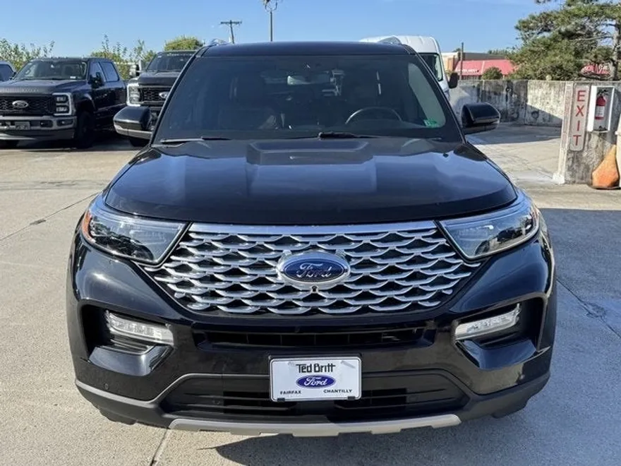 2022 Ford Explorer Platinum photo 1