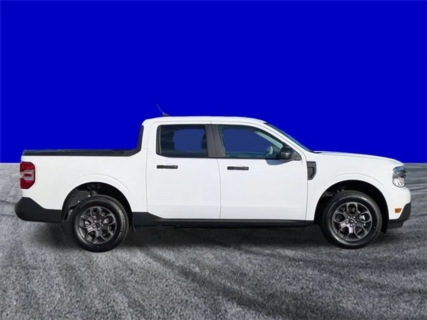2023 Ford Maverick XLT photo 1