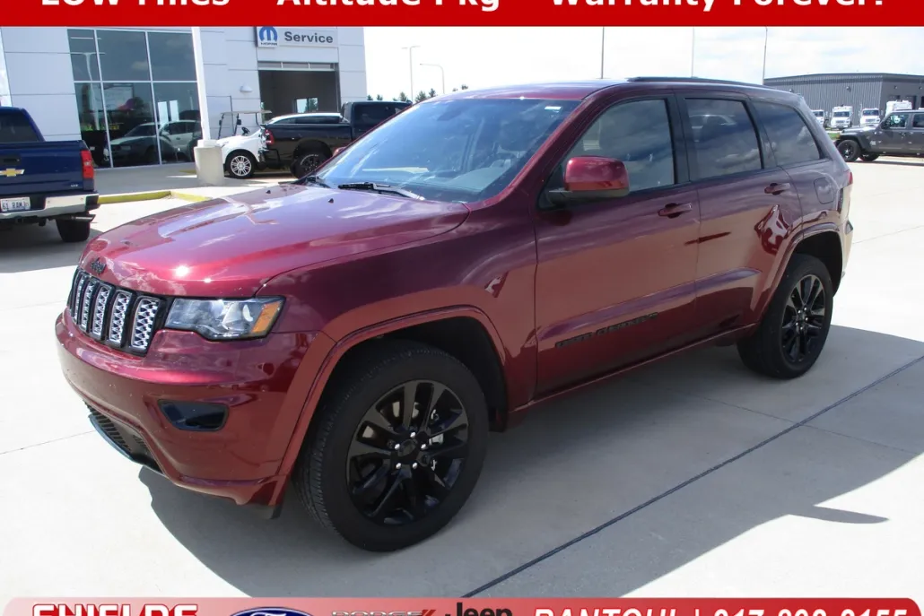 2022 Jeep Grand Cherokee Laredo photo 1
