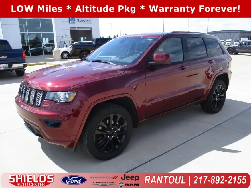 2022 Jeep Grand Cherokee Laredo photo 1