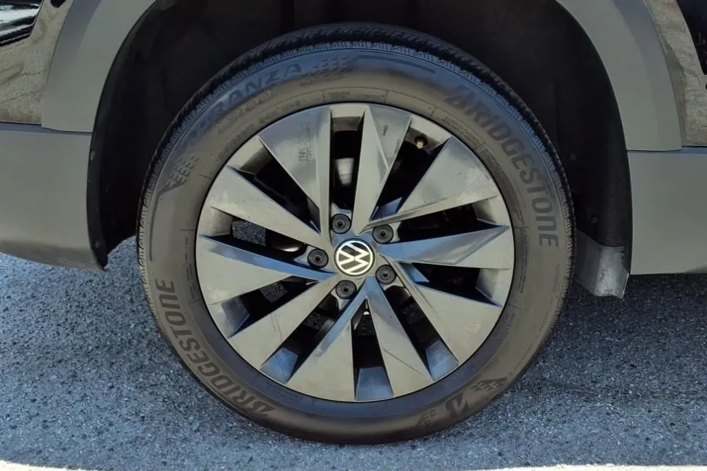2023 Volkswagen Taos S photo 1