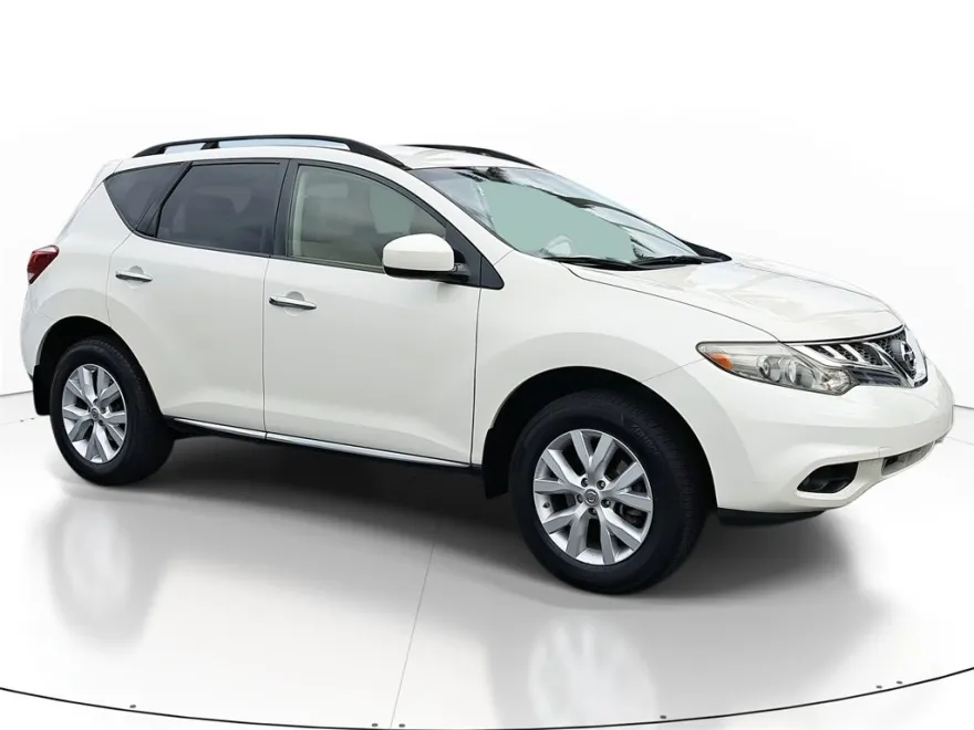 2014 Nissan Murano SV photo 1