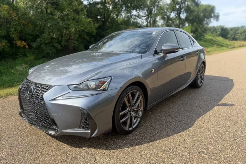 2019 Lexus IS 300 photo 1