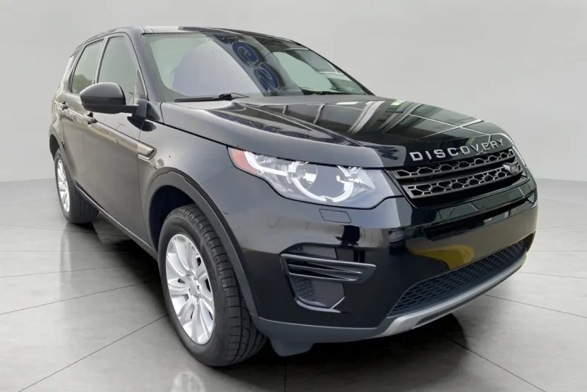 2019 Land Rover Discovery Sport SE photo 1