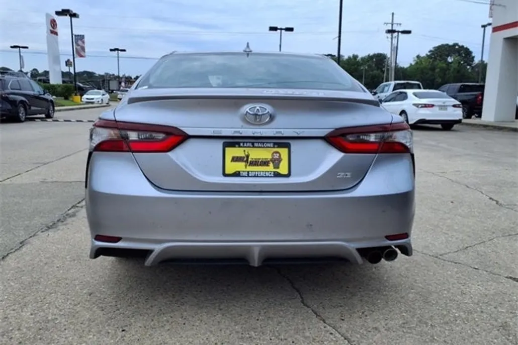 2024 Toyota Camry SE photo 1