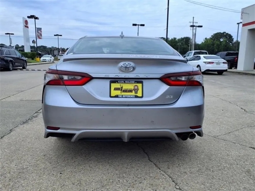 2024 Toyota Camry SE photo 1