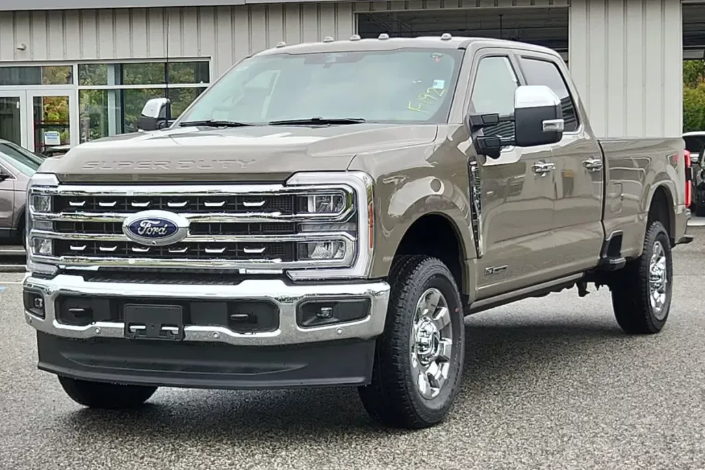 2026 Ford F-350 Lariat photo 1