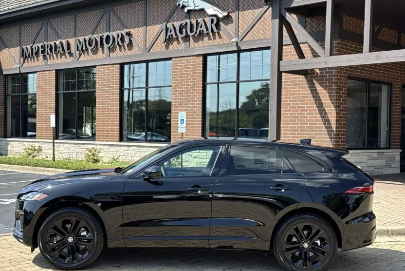 2024 Jaguar F-PACE P400 R-Dynamic S photo 1