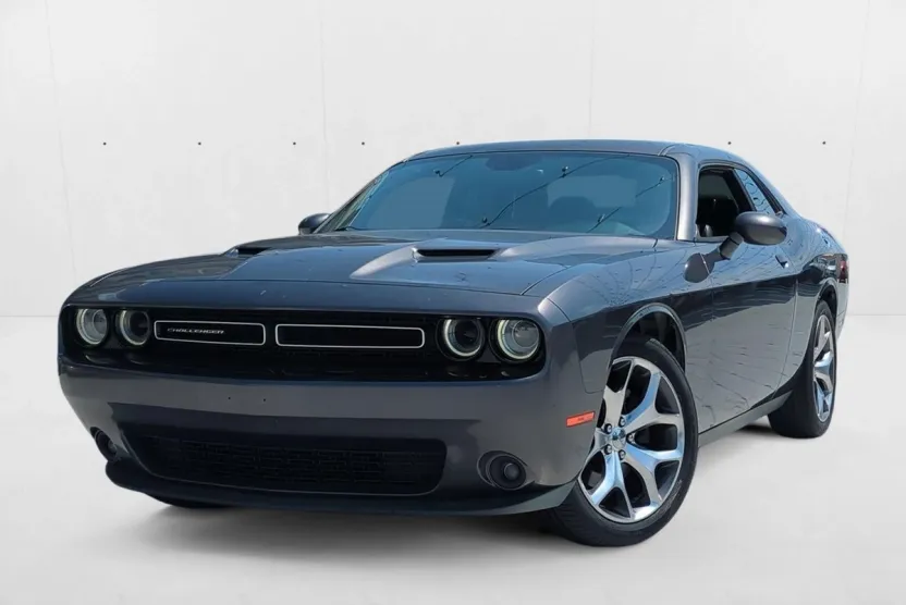 2015 Dodge Challenger SXT R/T Plus photo 1