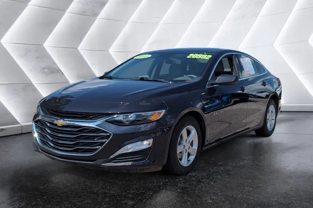 2023 Chevrolet Malibu LS photo 1