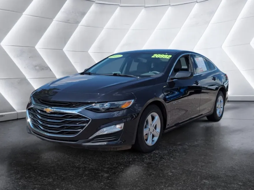 2023 Chevrolet Malibu LS photo 1
