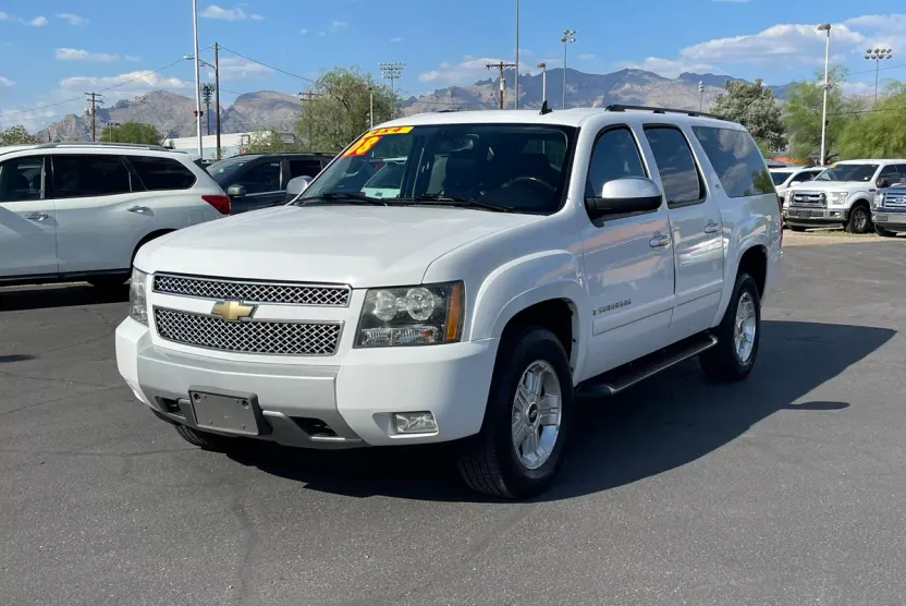 2008 Chevrolet Suburban LS photo 1