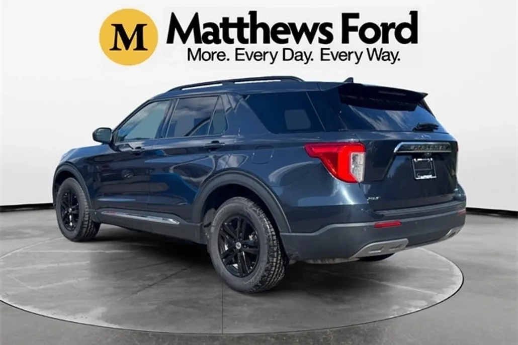2022 Ford Explorer XLT photo 1