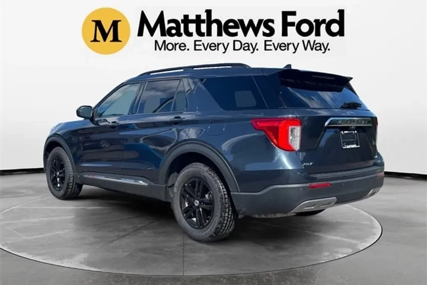 2022 Ford Explorer XLT photo 1
