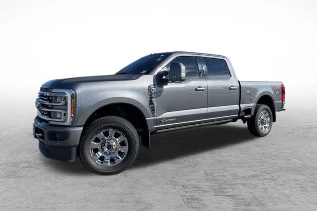 2023 Ford F-350 Lariat photo 1