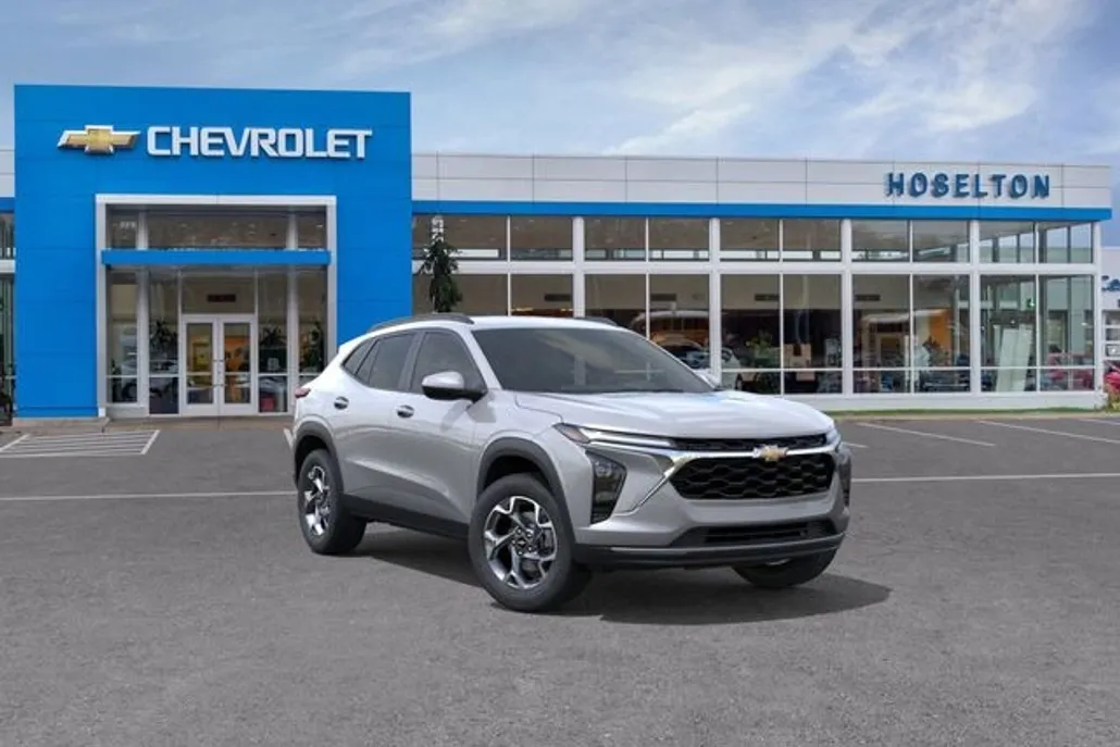 2025 Chevrolet Trax LT photo 1