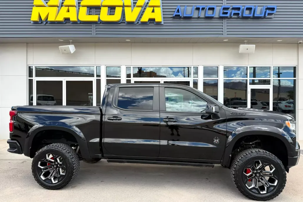 2023 Chevrolet Silverado 1500 RST photo 1