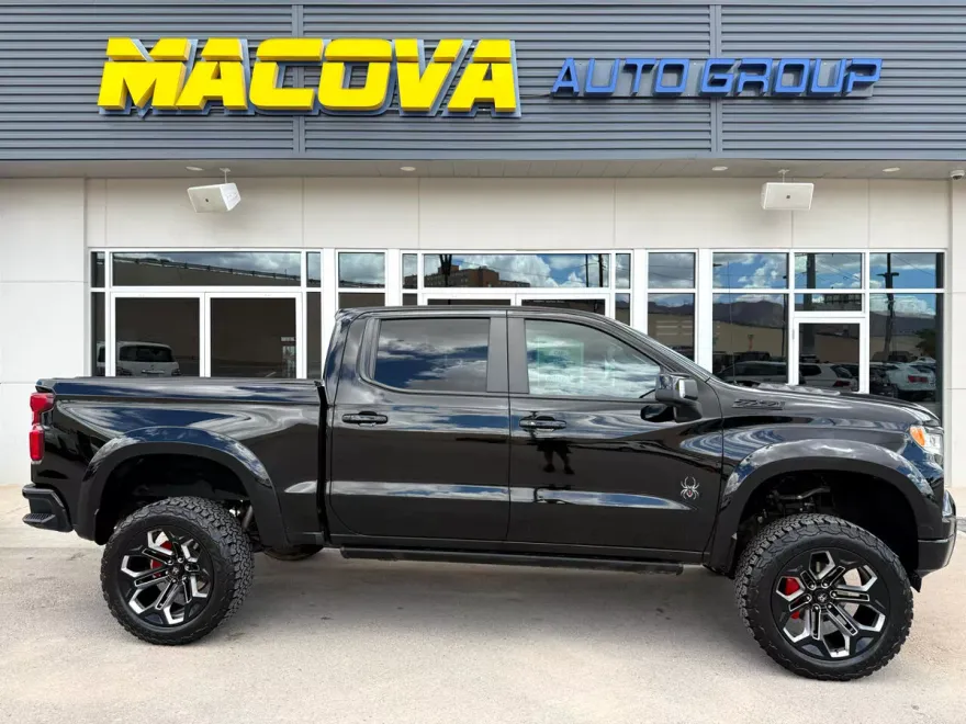 2023 Chevrolet Silverado 1500 RST photo 1