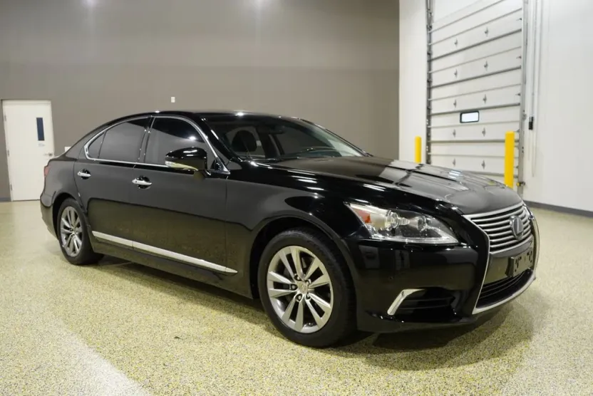 2015 Lexus LS 460 photo 1