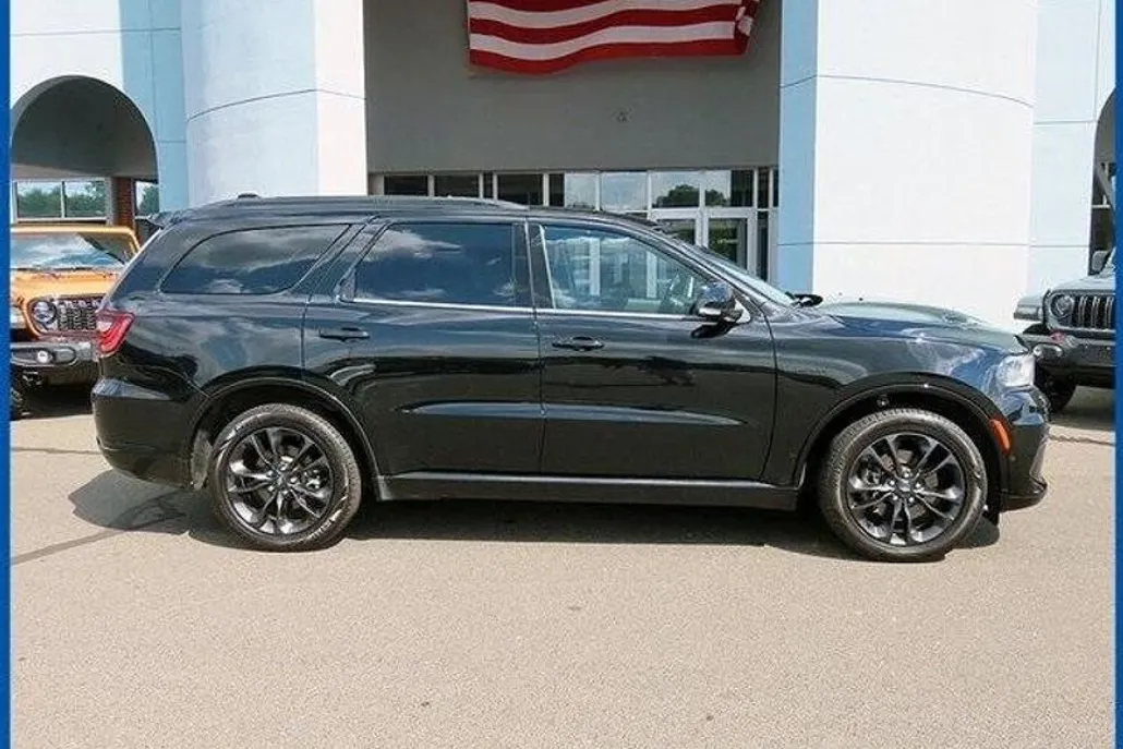 2022 Dodge Durango R/T photo 1