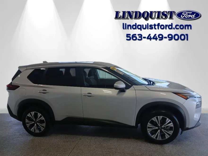 2023 Nissan Rogue SV photo 1
