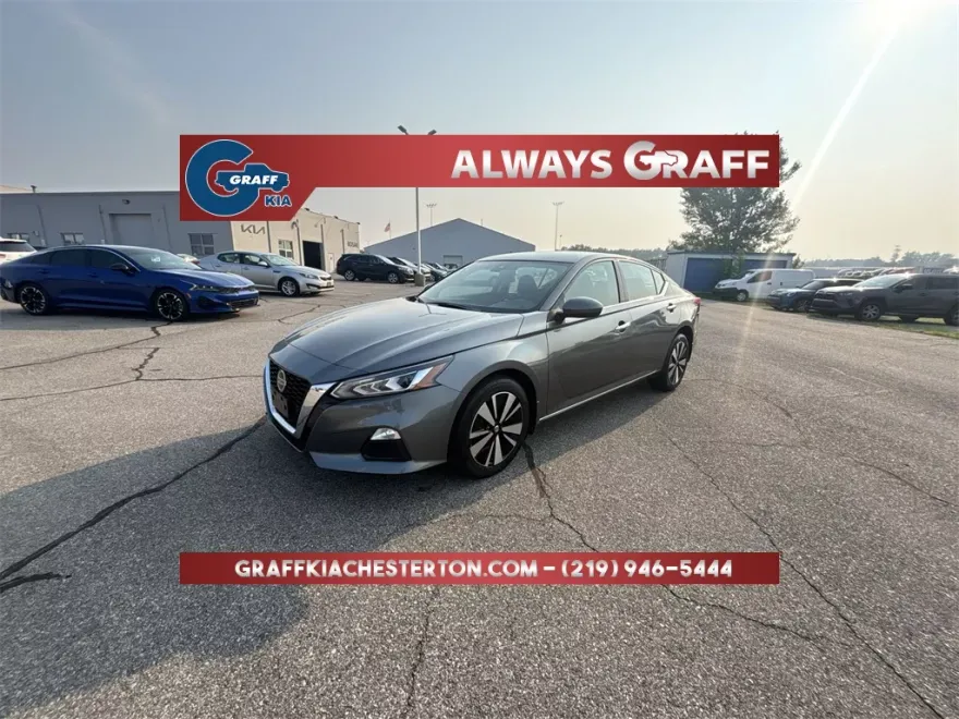 2022 Nissan Altima 2.5 SV photo 1