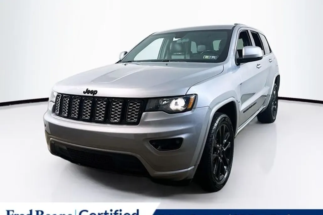2021 Jeep Grand Cherokee Laredo X photo 1