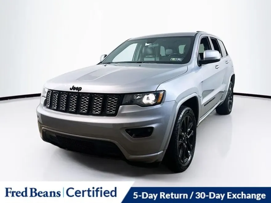 2021 Jeep Grand Cherokee Laredo X photo 1