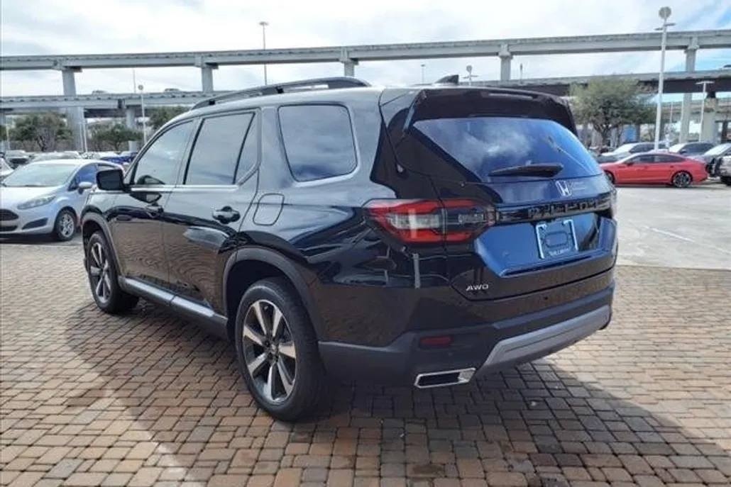 2025 Honda Pilot Elite photo 1