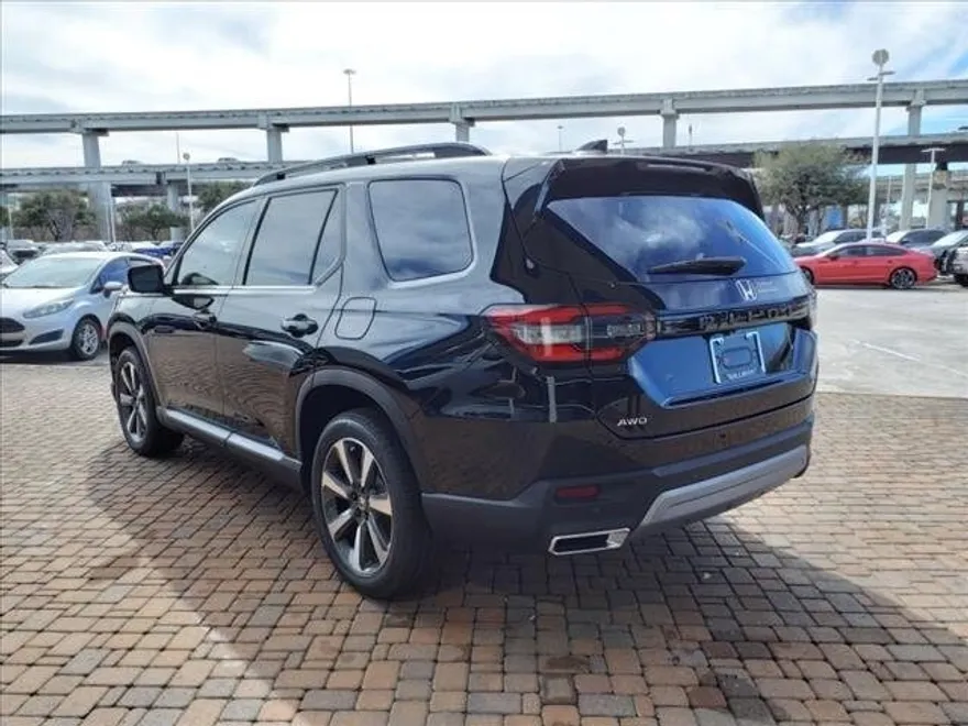 2025 Honda Pilot Elite photo 1