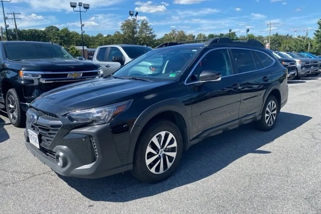 2025 Subaru Outback Premium photo 1