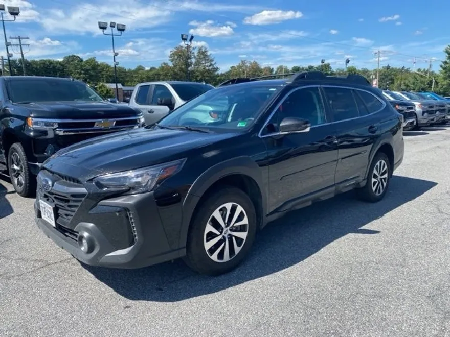2025 Subaru Outback Premium photo 1
