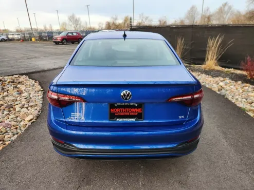 2024 Volkswagen Jetta 1.5T SE photo 4