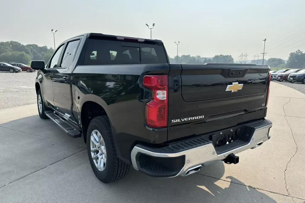 2025 Chevrolet Silverado 1500 LT photo 1