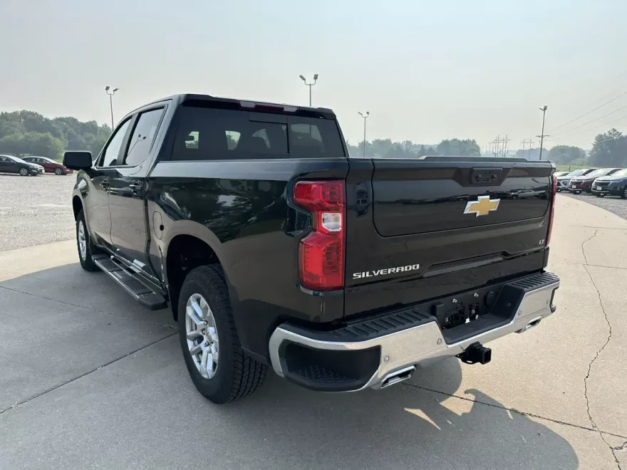 2025 Chevrolet Silverado 1500 LT photo 1