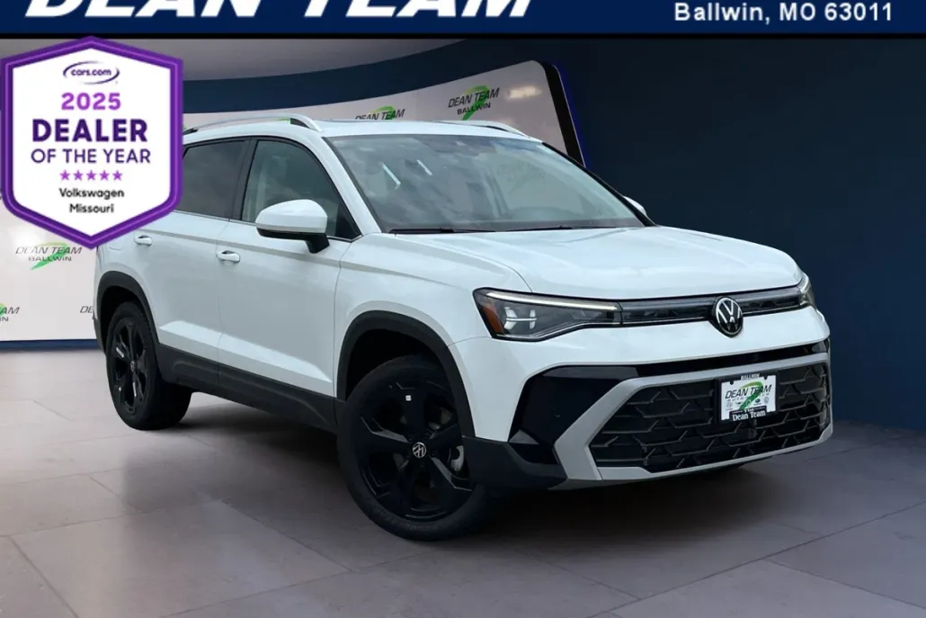 2025 Volkswagen Taos SEL photo 1