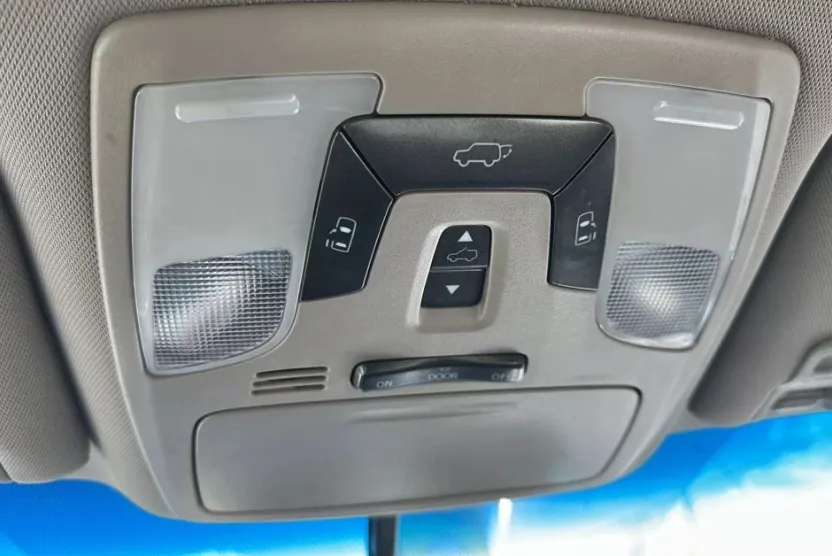 2017 Toyota Sienna XLE Premium photo 1