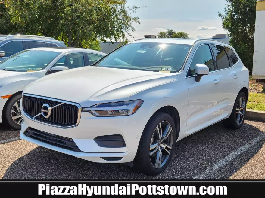 2019 Volvo XC60 T5 Momentum photo 1