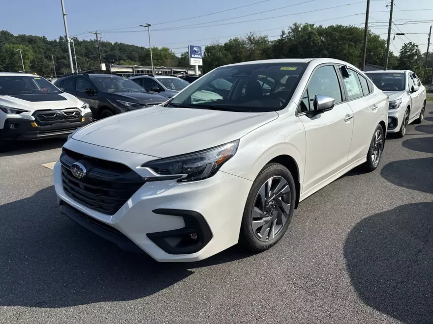 2025 Subaru Legacy Touring XT photo 1