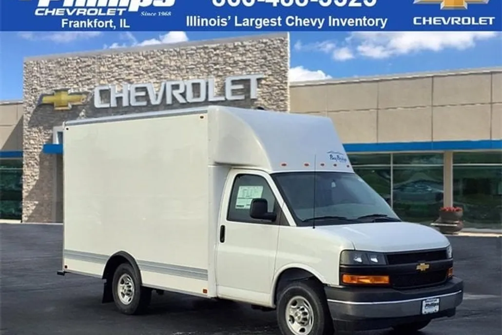 2025 Chevrolet Express 3500 Cutaway Van photo 1