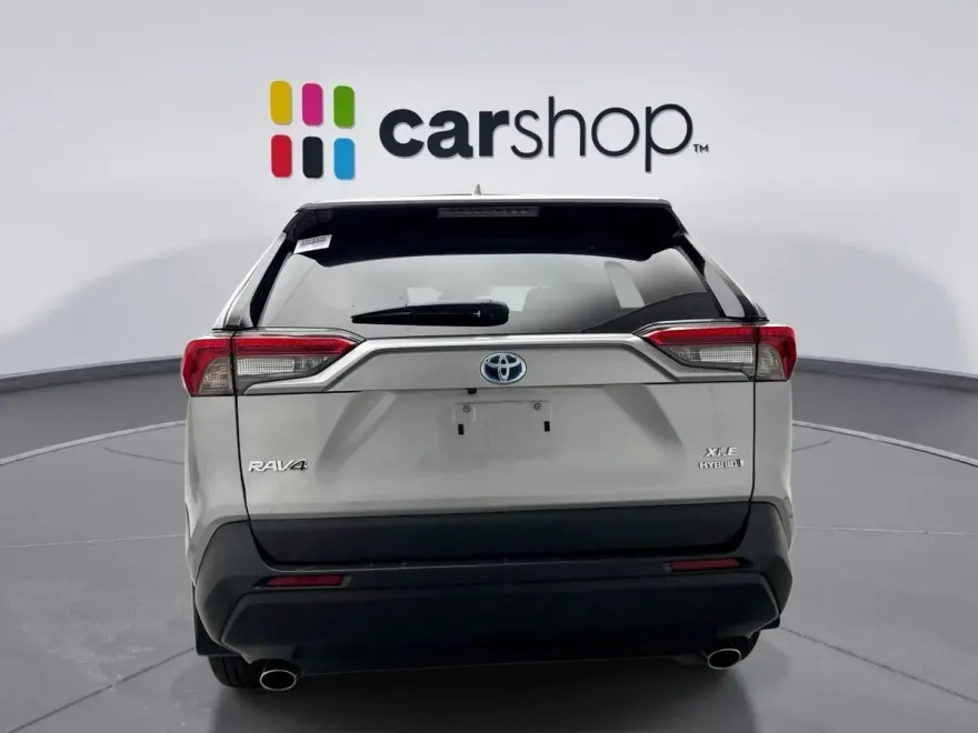 2024 Toyota RAV4 Hybrid XLE photo 1
