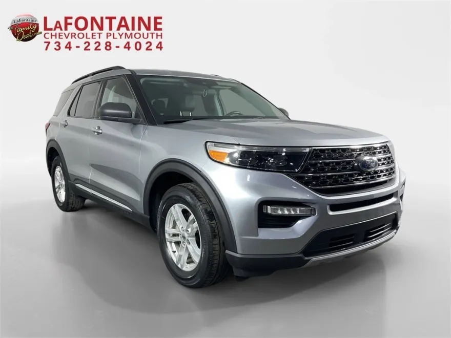 2022 Ford Explorer XLT photo 1