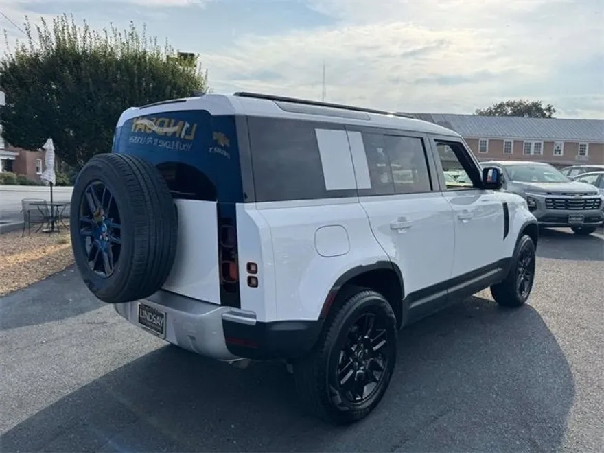 2025 Land Rover Defender S photo 1