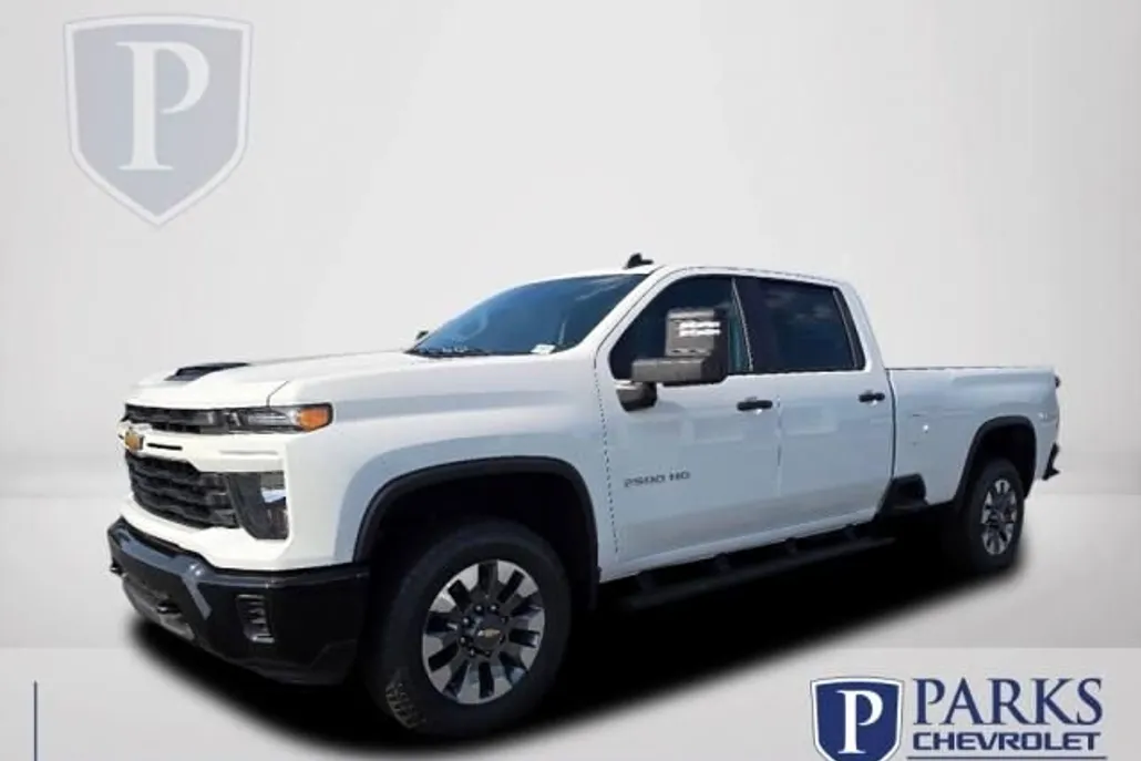 2024 Chevrolet Silverado 2500HD Custom photo 1